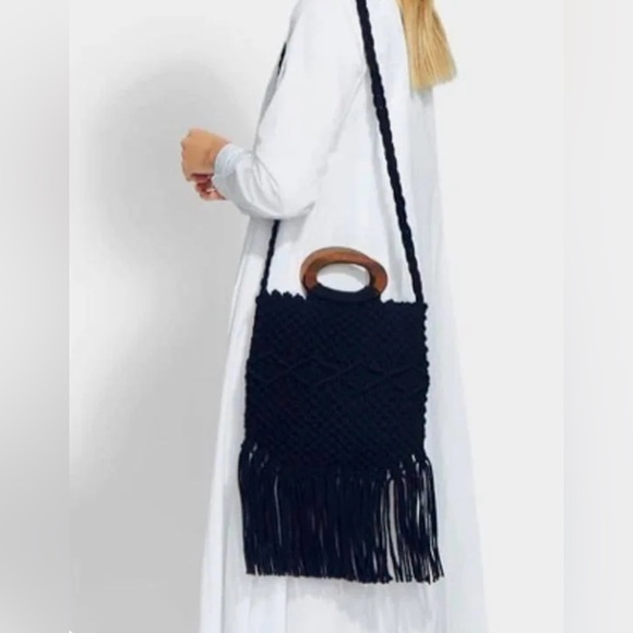 Danielle Nicole Macrame Crochet Fringe Wooden Handle Black Bag - Picture 1 of 11